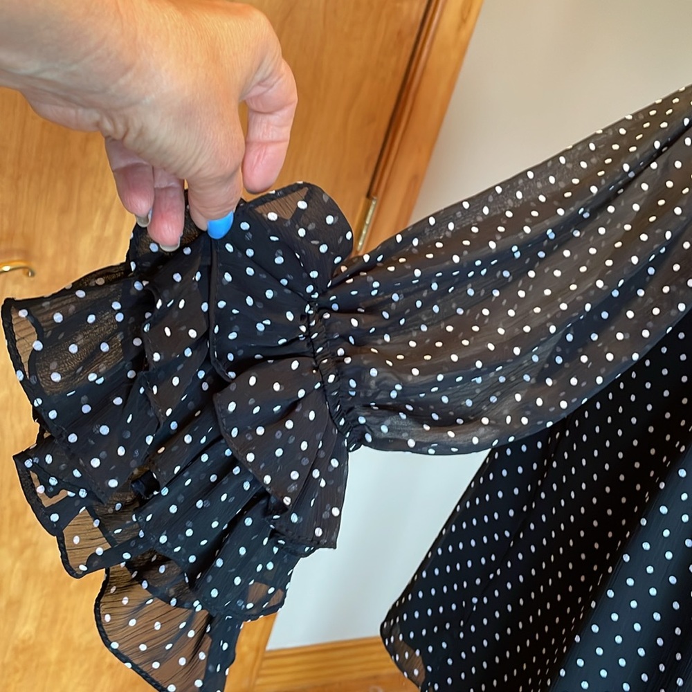CeCe Polka Dot Black and White Off The Shoulder Blouse Top Size S - Picture 3 of 8